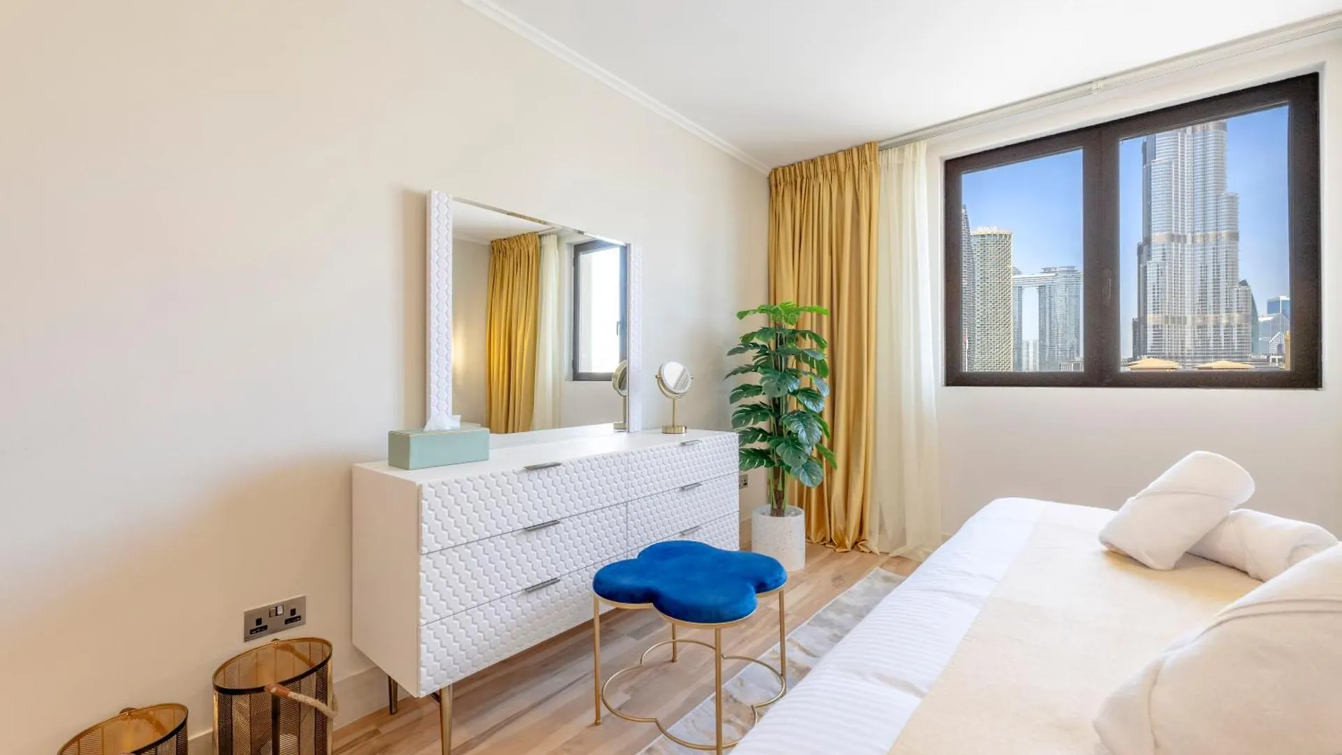 شقة Ultra Luxury Downtown - Full Burj Khalifa View - 5 Min Walk To Dubai Mall!